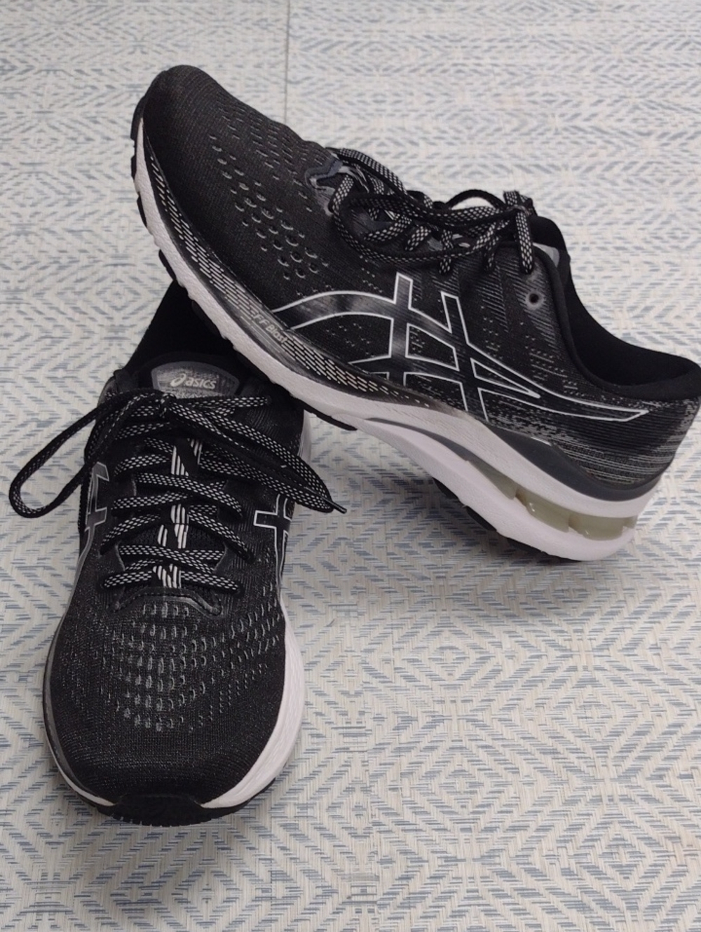 Asics Gel-Kayano 28 Black and White Women's Athletic Running Shoes. Wide